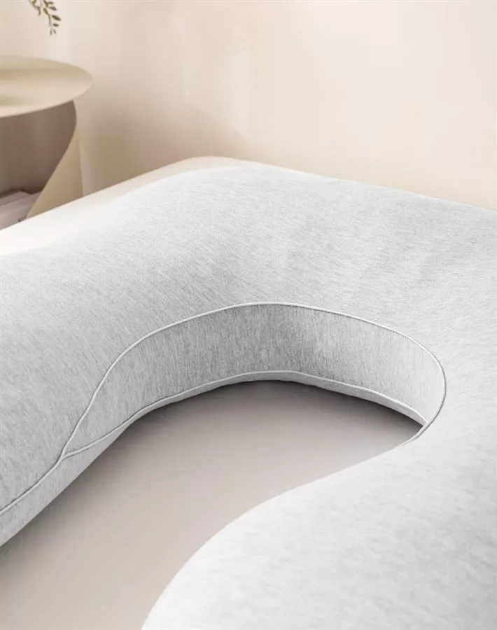 כרית הריון ויסקו מפנקת מבית B.k.import צבע אפור בהיר